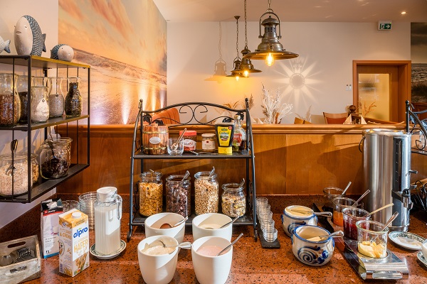 Frühstücksbuffet im Hotel Strandburg